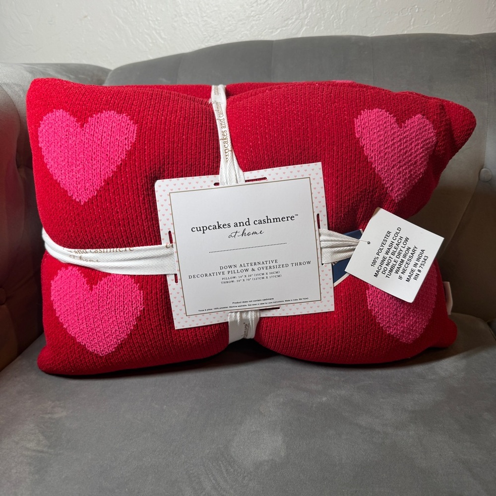 Cupcakes & Cashmere red‎ and pink heart Valentine’s Day plush pillow and throw